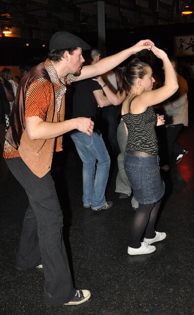 min 2008 11 08 fous swing 195